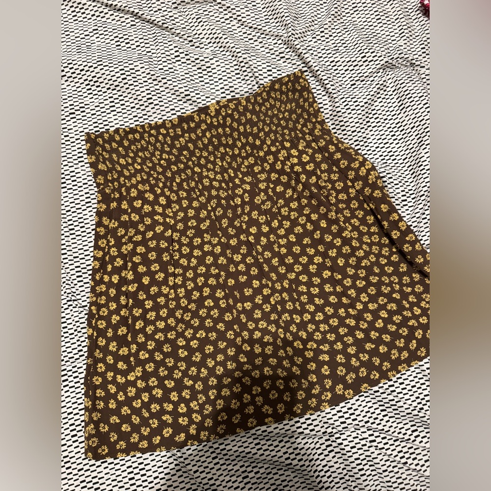 Madewell skirt with bottom detail - Picture 3 of 4